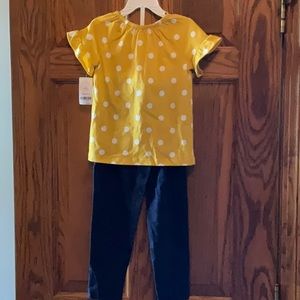 Girl’s two piece outfit by Carter’s.